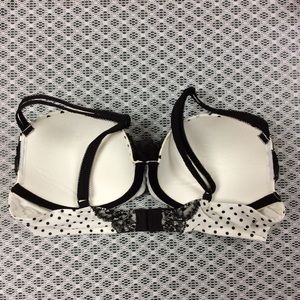 Victoria's Secret Intimates & Sleepwear - Victoria’s Secret Bra Size 34C Victoria's Secret Intimates & Sleepwear - Victoria’s Secret Bra Size 34C